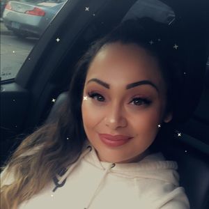 Meet your Posher, Dolores